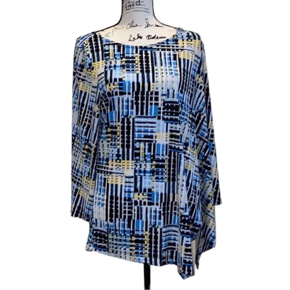 Rafaella Women’s Geometric Pattern Asymmetrical Hem Popover Top PM - Picture 2 of 10